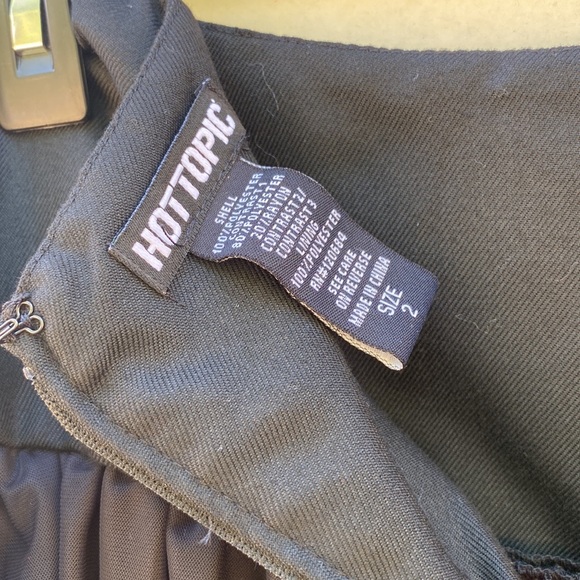 Hot topic Womens plus size 2X black & red side lace up ruffle skirt gothic punk - Picture 7 of 7